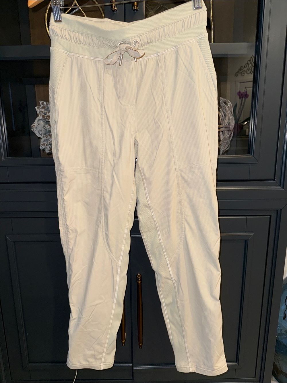 lululemon athletica dance studio light tan/beige jogger pants w/ a minor flaw.